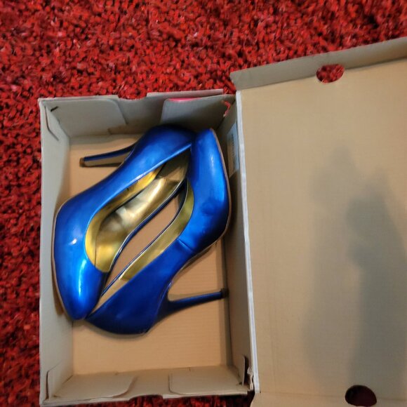 Pumps - Picture 3 of 4